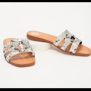 NWT Vince Camuto Women's 6 Vazista Snake Print Black Cream Sandals